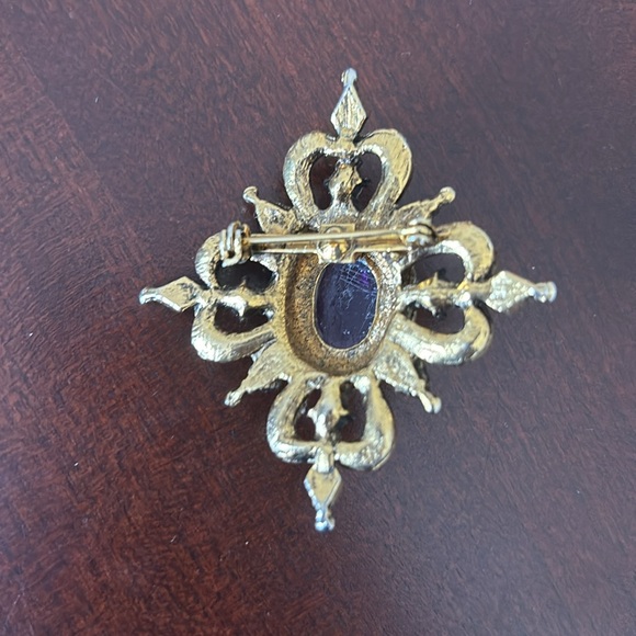 Vintage purple and gold pearl brooch pin - Picture 2 of 2